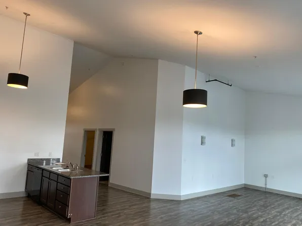 600 7th St NW Unit 302, Grand Rapids, MI 49504
