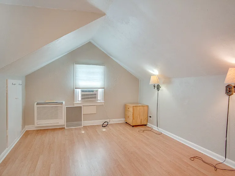 1613 E Jordan St — Photo 19
