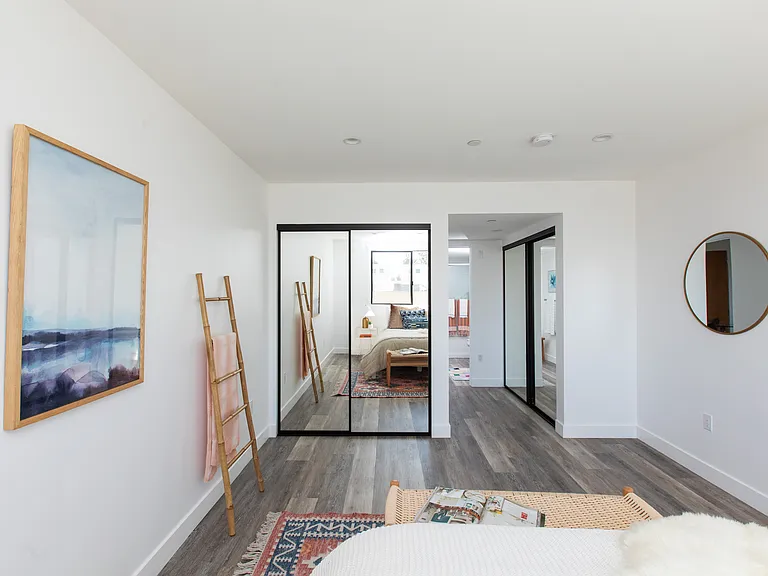5012 Slauson — Photo 15