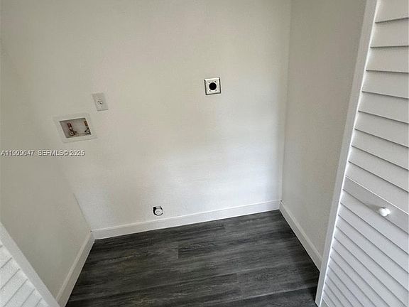 5th image of 3689 William Ave #1