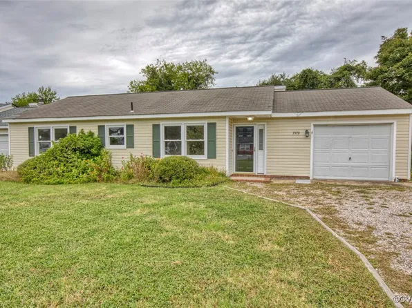 7579 Bellehaven Dr, Gloucester Point, VA 23062