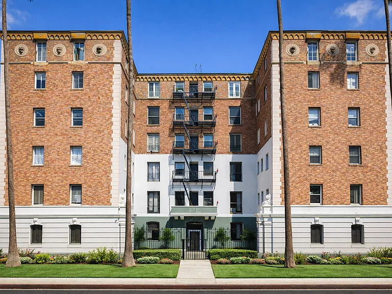 Seven Lions Apartments — Photo 6