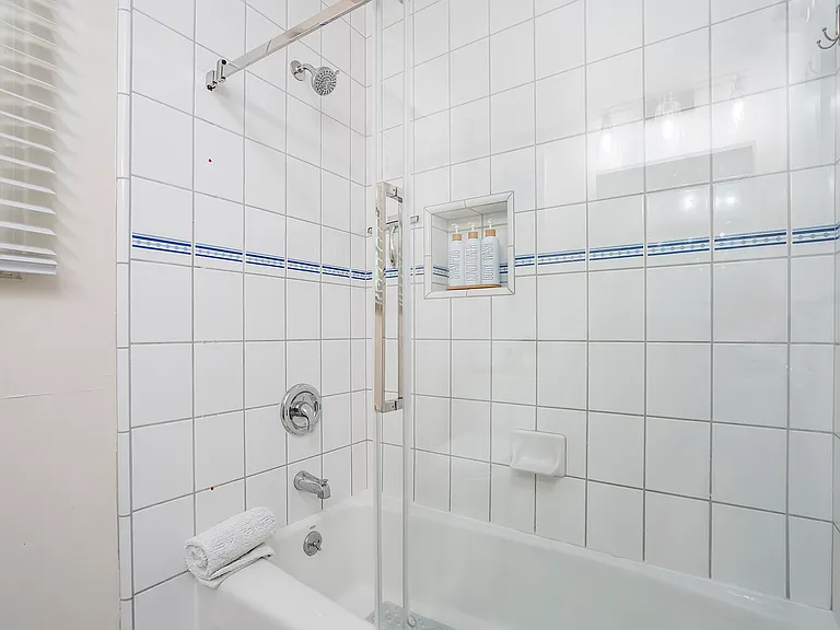 2827 Bayside Ln — Photo 32