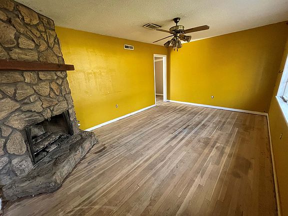5th image of 229 Pemberton Dr