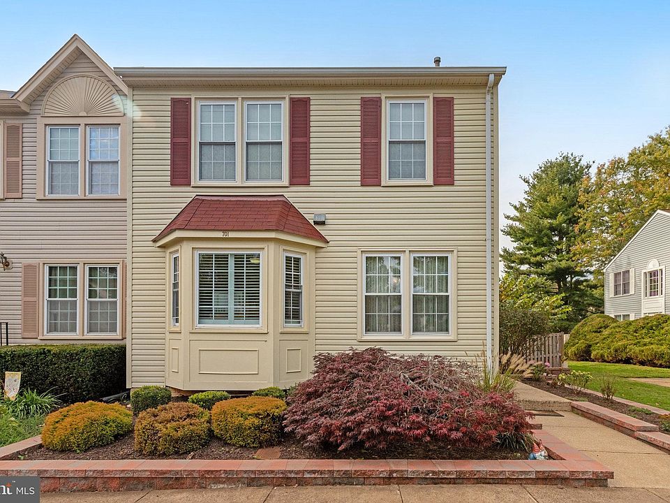 1st image of 701 Arbor Ct
