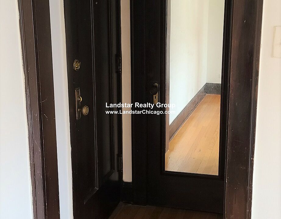 1st image of 4550 N Maplewood Ave #3F
