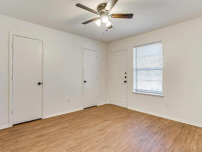 1824 Fairmount Ave — Photo 4