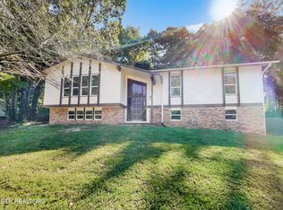 8010 Camberley Dr, Powell, TN 37849