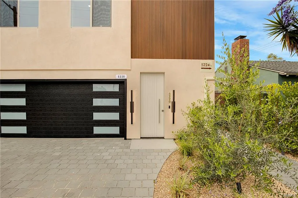3 bed, 2.5 bath, 1421 sqft, $4,350 — Photo 3