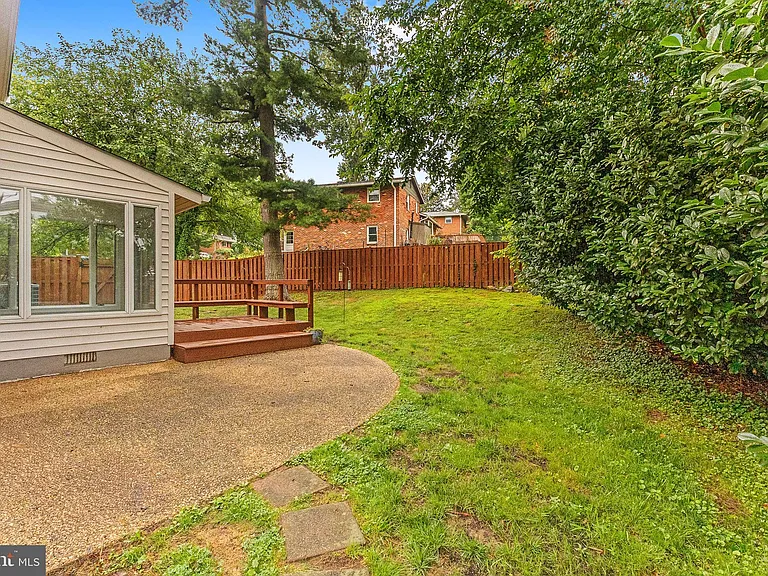 6901 Murray Ln — Photo 38