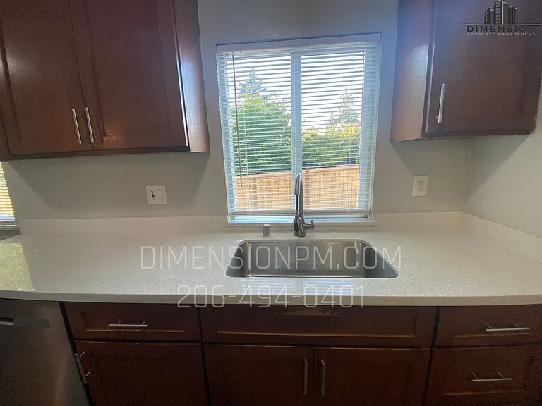 Centrally Located Apartments in Burien! — Photo 8
