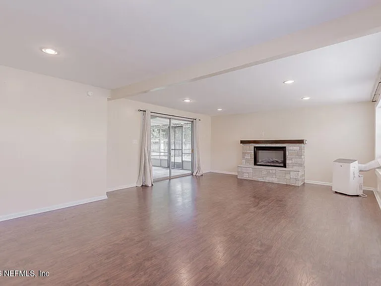 848 Glynlea Rd — Photo 9
