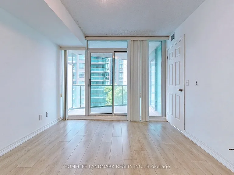 30 Grand Trunk Cres #901 — Photo 17