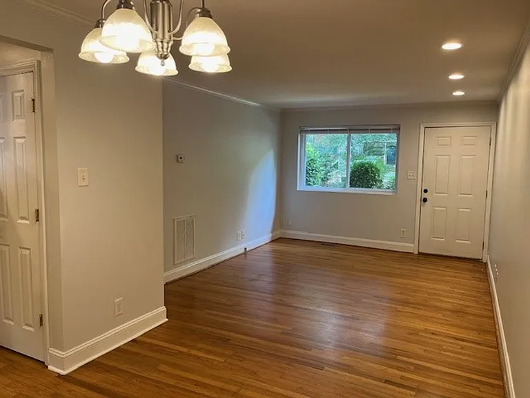 107 Sue Ann Ct #B — Photo 3