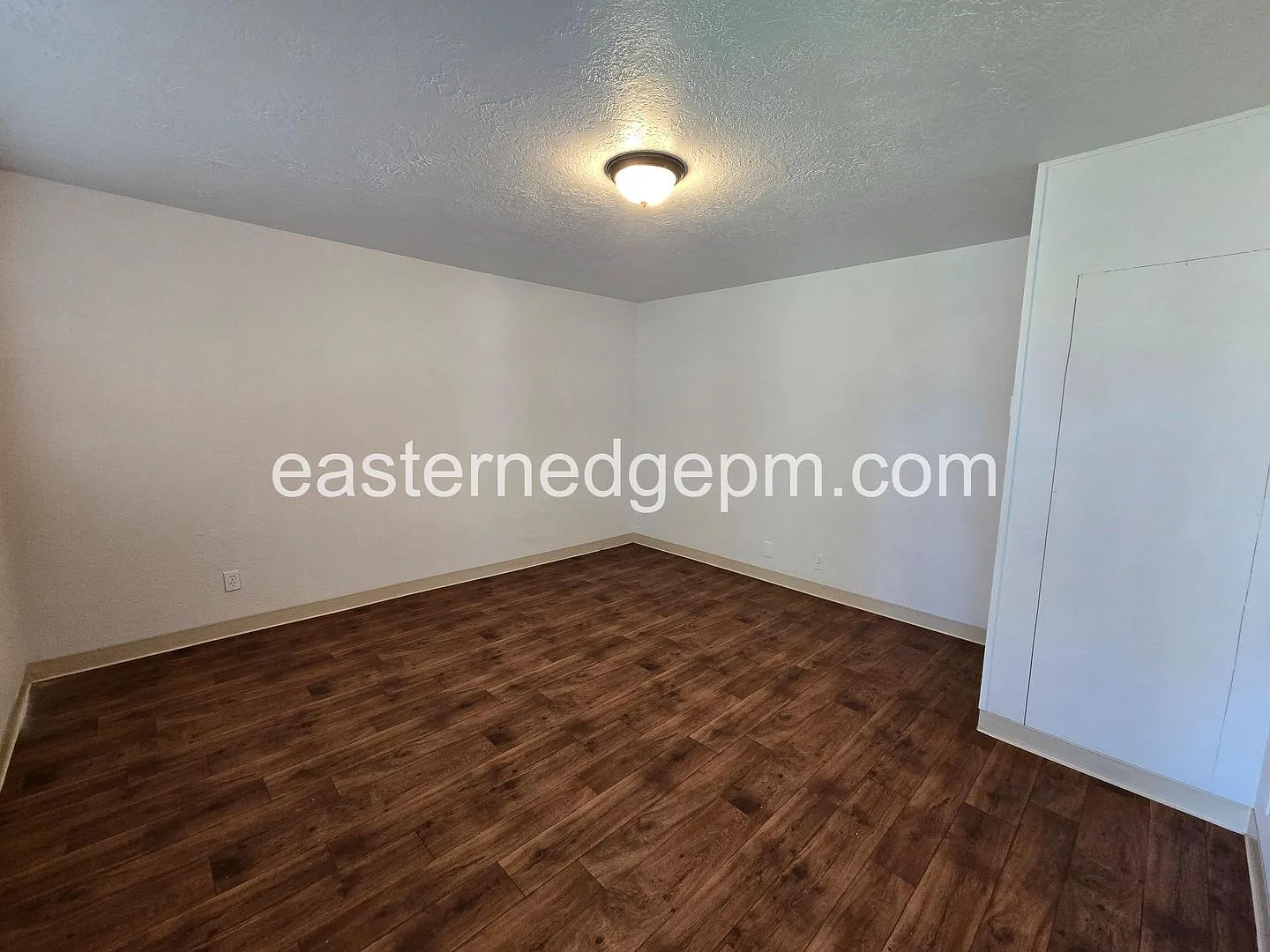 Stadium Apartments — Photo 2