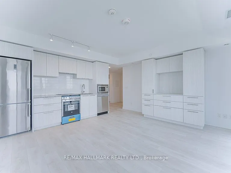 501 Yonge St #3202 — Photo 11