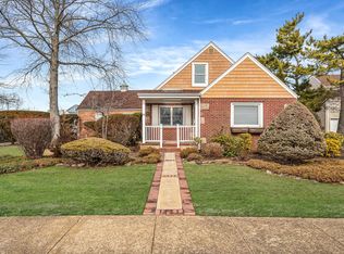 68 W 3rd St, Freeport, NY 11520