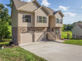 10131 Hunters Hollow Dr, Soddy Daisy, TN 37379