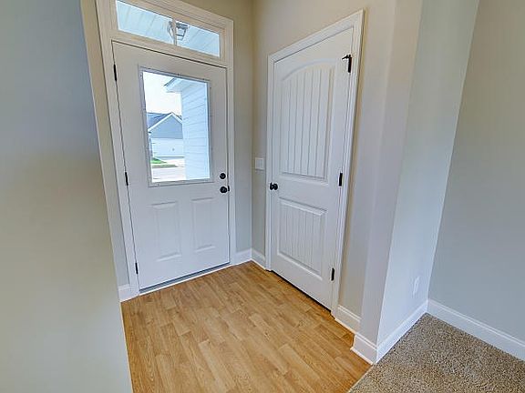 3rd image of 1926 Seaborn Dr