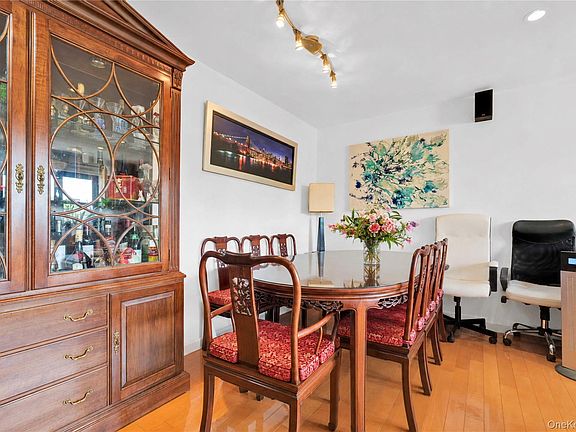 4th image of 138-25 31 Drive #6L