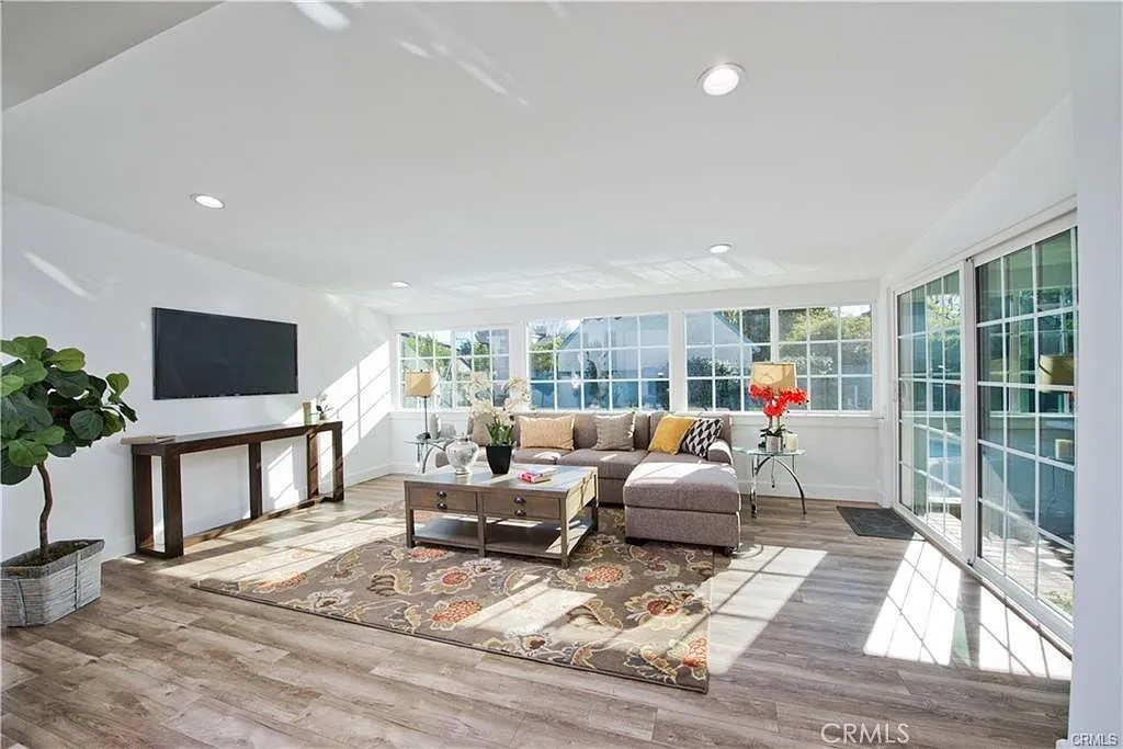 3 bed, 1560 sqft, $5,250 — Photo 4