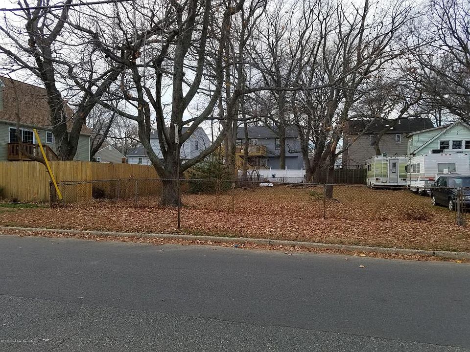 1st image of 114 Brainard Ave