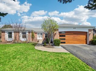 1655 Marie Ln, Glenview, IL 60025