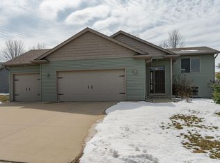 5892 Crown Ln NW, Rochester, MN 55901