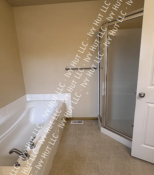 6725 Highland Dr — Photo 17