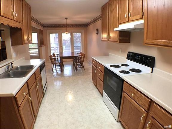 Kitchen Looking Towards Breakfast Room