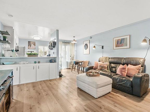 2nd image of 7504 Parkway Dr Unit 100