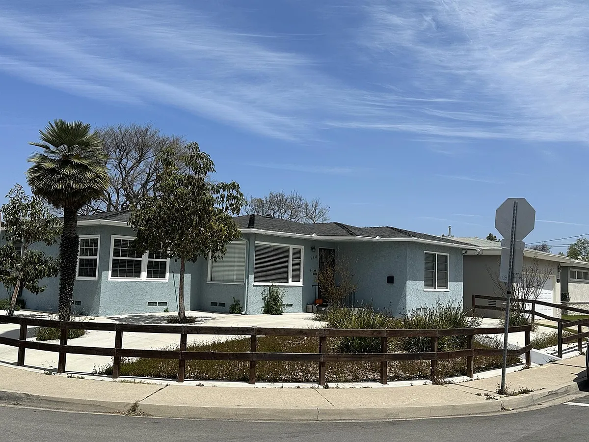 Building Photo - 6350 Mesita Dr