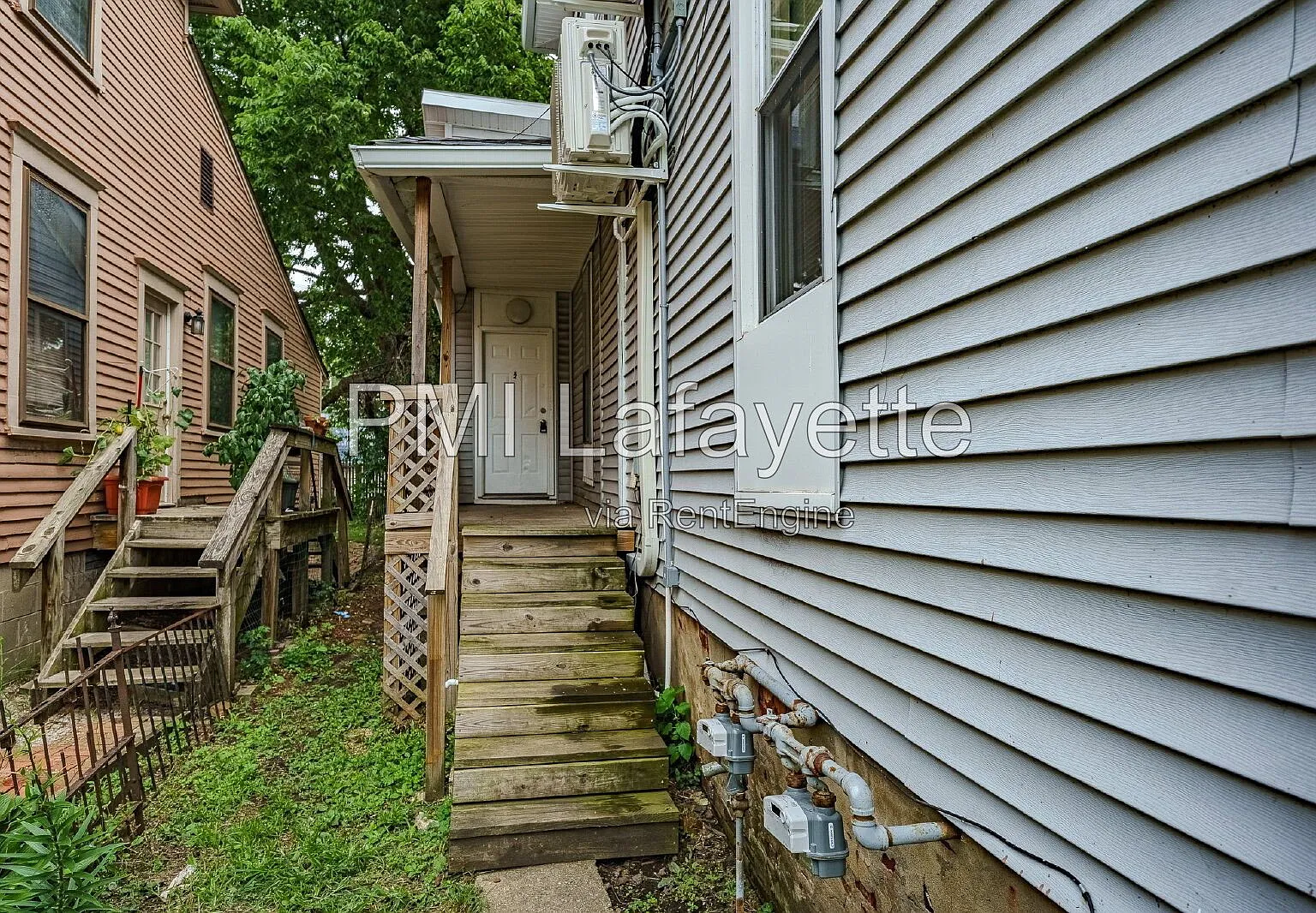 2 bed, 2.0 bath, 810 sqft, $1,049 — Photo 2