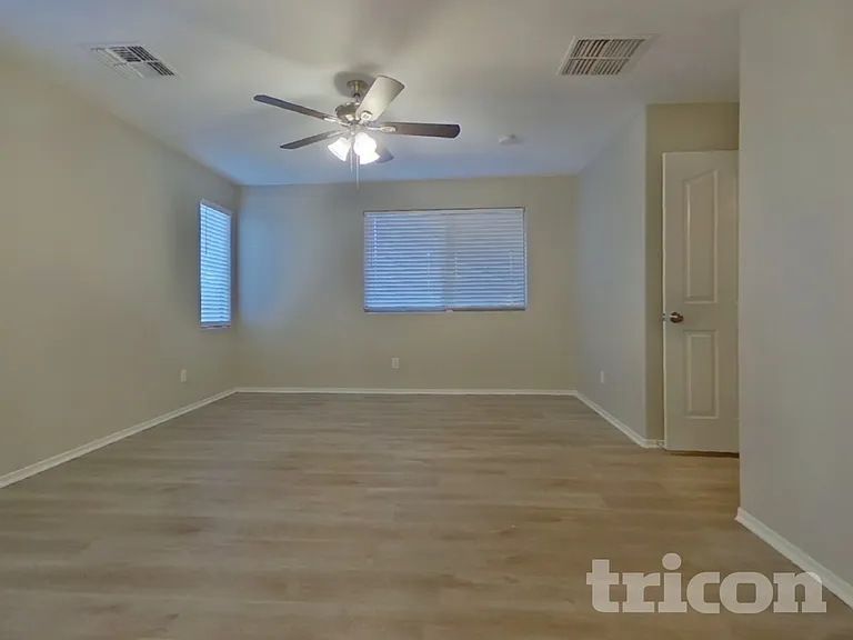 2114 S 114th Ln — Photo 10
