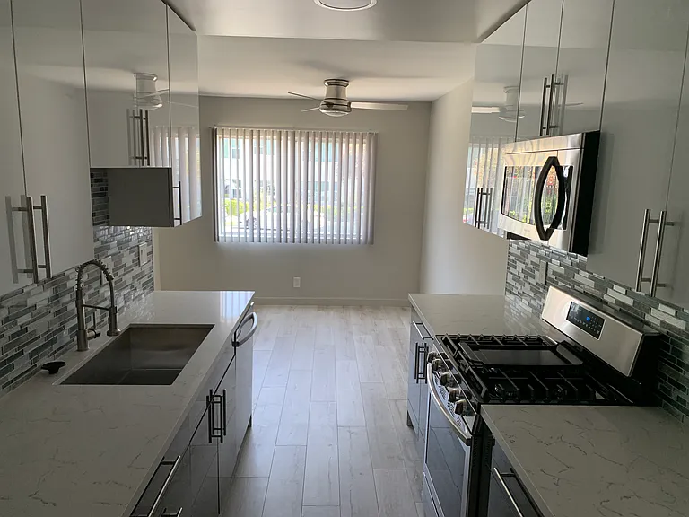 Vantage Point Apartments West — Photo 10