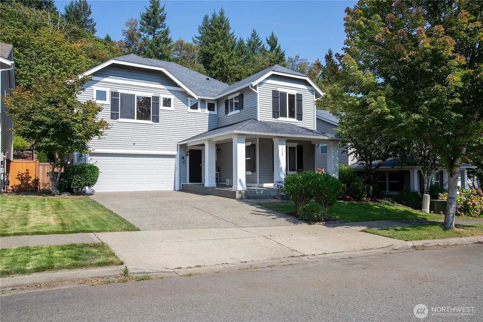 1162 Swan Loop photo 1