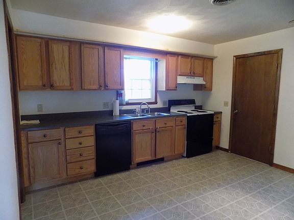 3rd image of 484 W Lincoln Dr