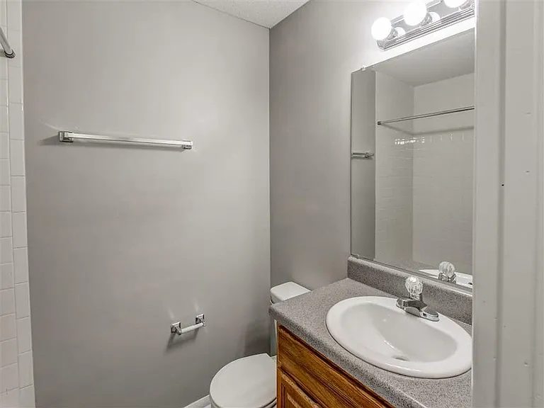 The Hub at 934 Apartments — Photo 31