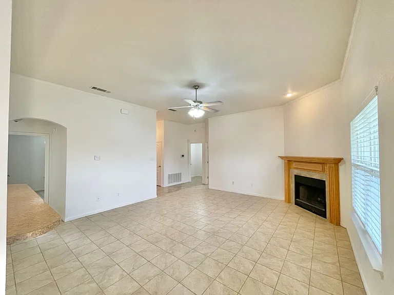 3709 Salt Fork Dr — Photo 4
