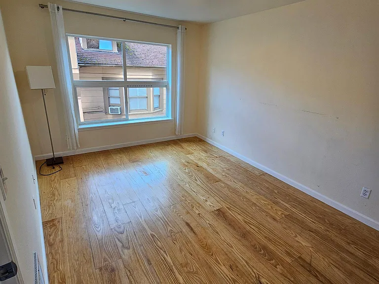 621 5th Ave N #305 — Photo 7