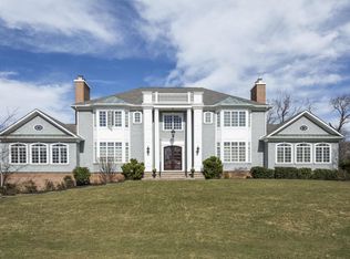 44 Rosewood Dr, Shrewsbury, NJ 07702