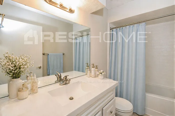 3739 Mandarin Woods Dr N — Photo 11