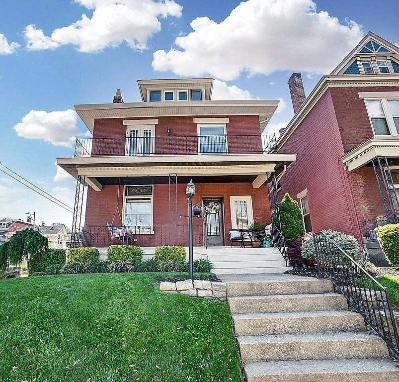 734 Maple Ave photo 1