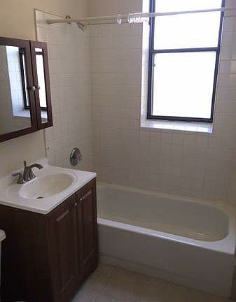 4th image of 5624 S Wabash Ave #5618210