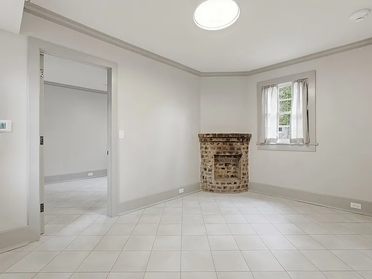 124 E McDonough St — Photo 14