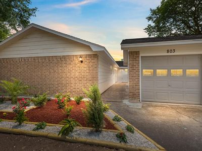 803 W Galveston St, League City, TX, 77573
