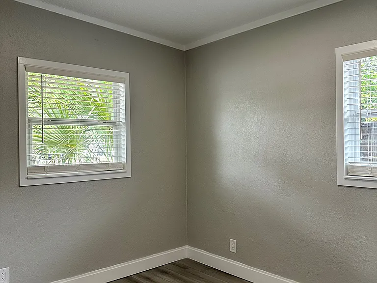 950 Balch Ave — Photo 11