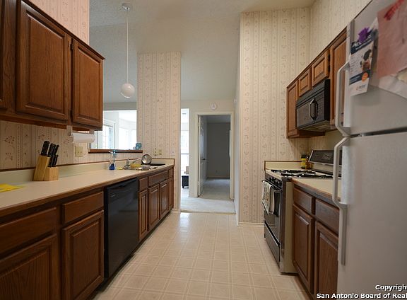 4th image of 1615 Firwick Dr