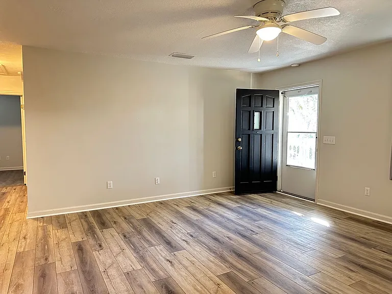 783 Kenneth Ct — Photo 11