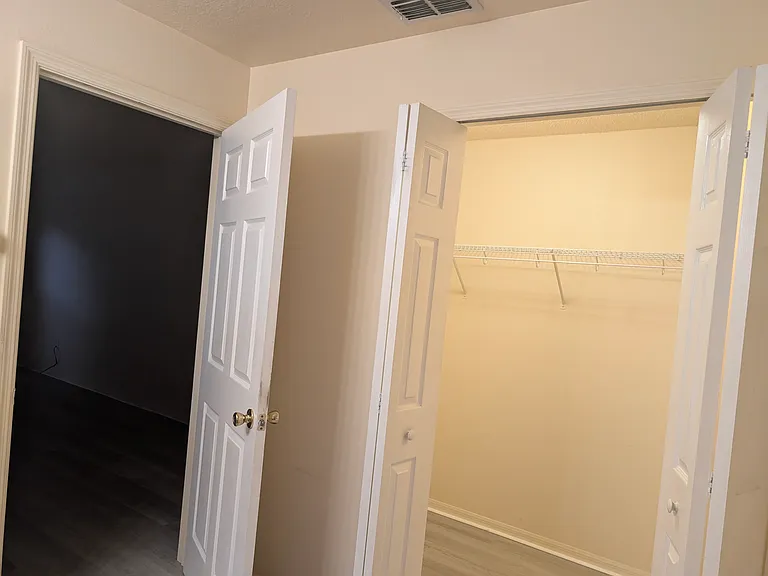 452 E Hillcrest St — Photo 12